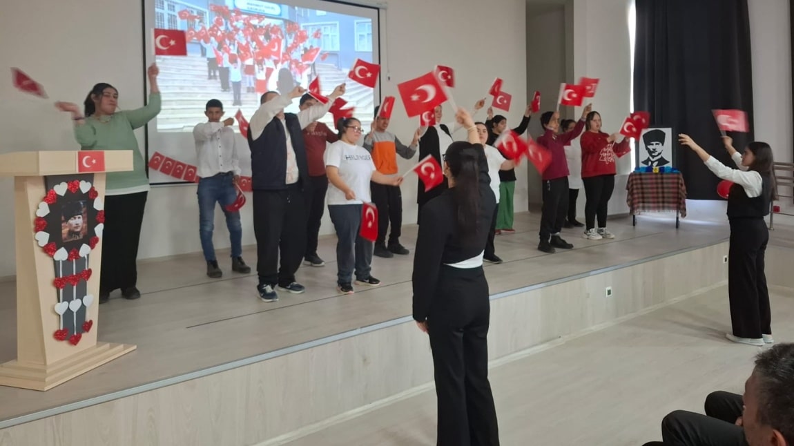 İstiklal Marşı'mızın kabulünün 104.yılında okulumuzda etkinlikler yapıldı.